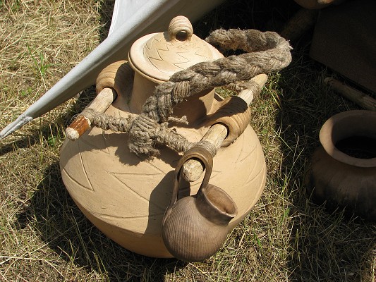 Pravěk 2008 / Keramika / Zásobnice vody 